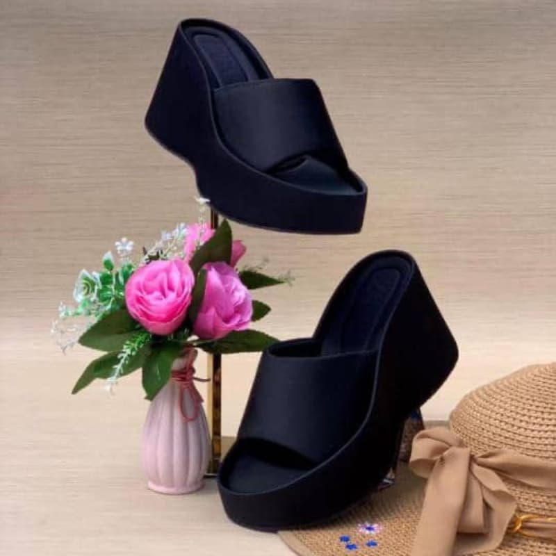Chic Black Platform Wedge Slippers 