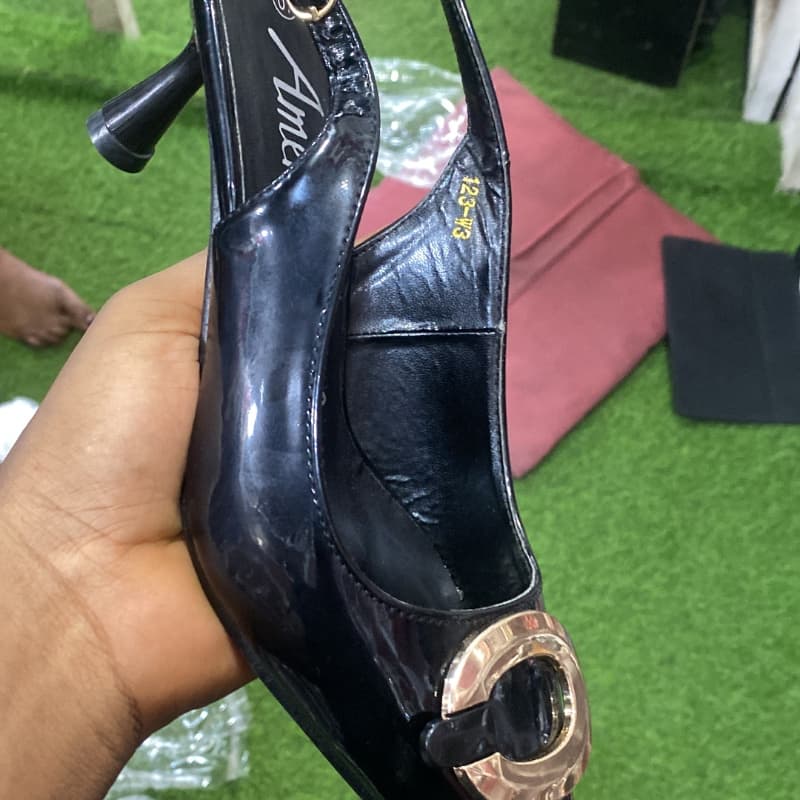 Shoe